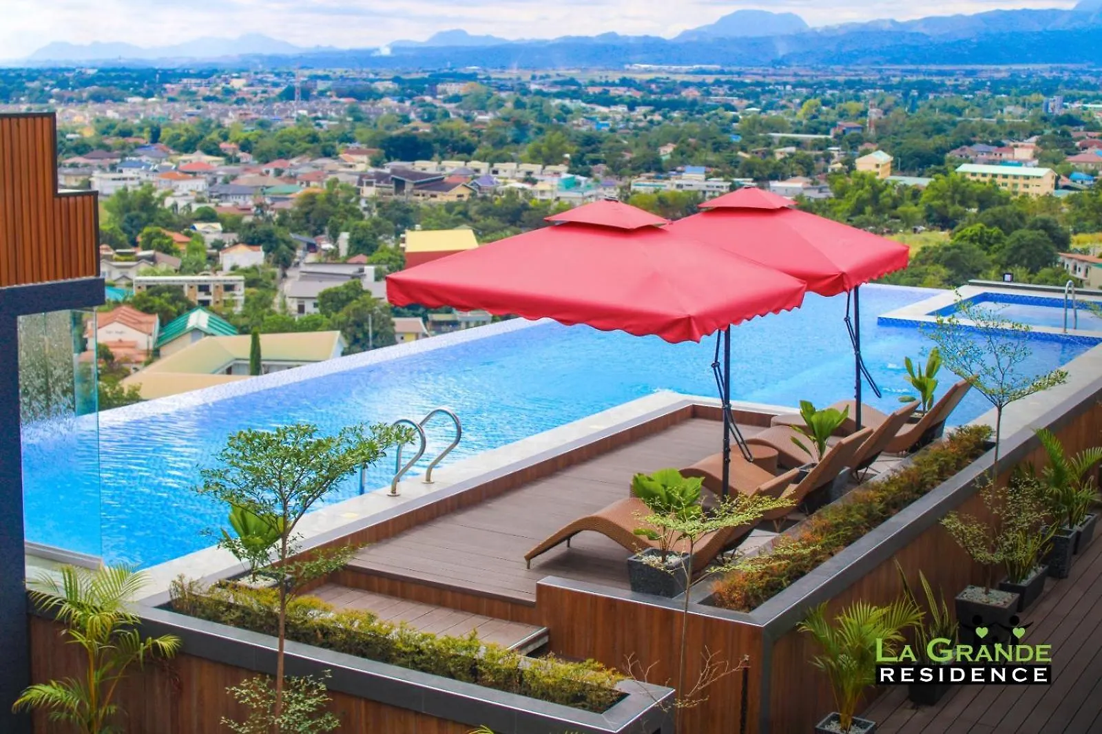 La Grande Residence Angeles 0*,
