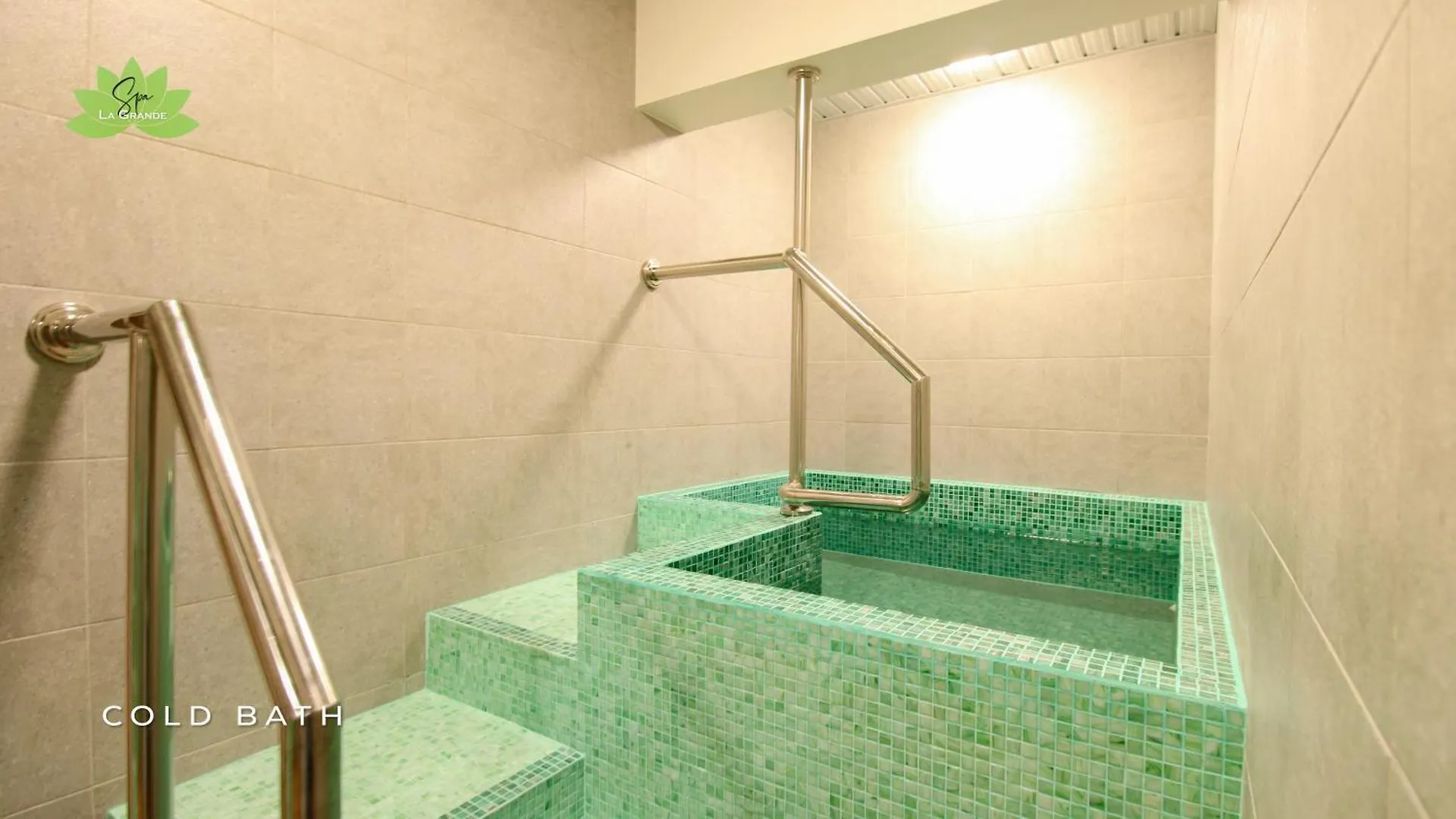 La Grande Residence- Grand Studio Angeles Daire
