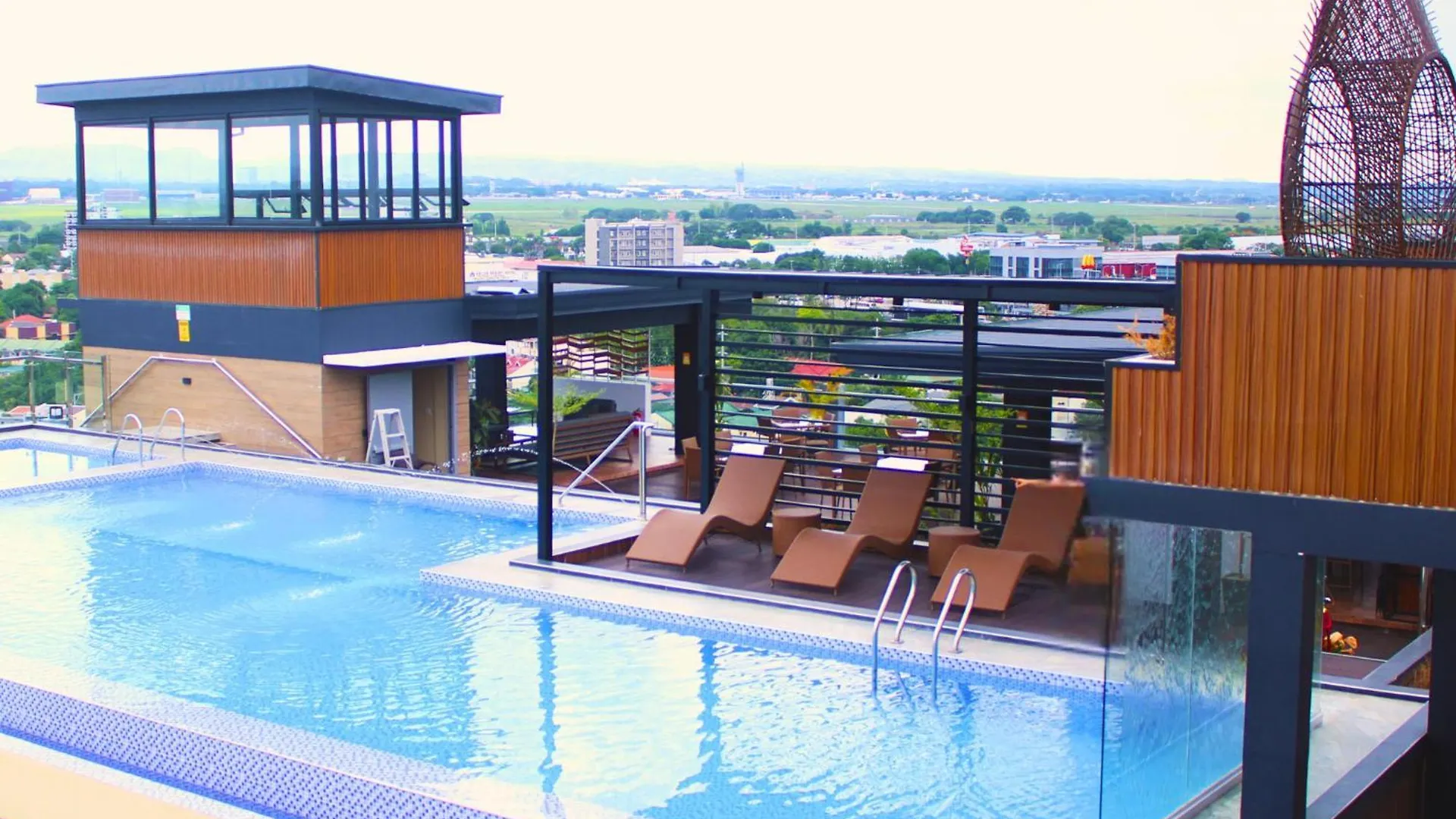La Grande Residence- Grand Studio Angeles 0*,  Filipinler