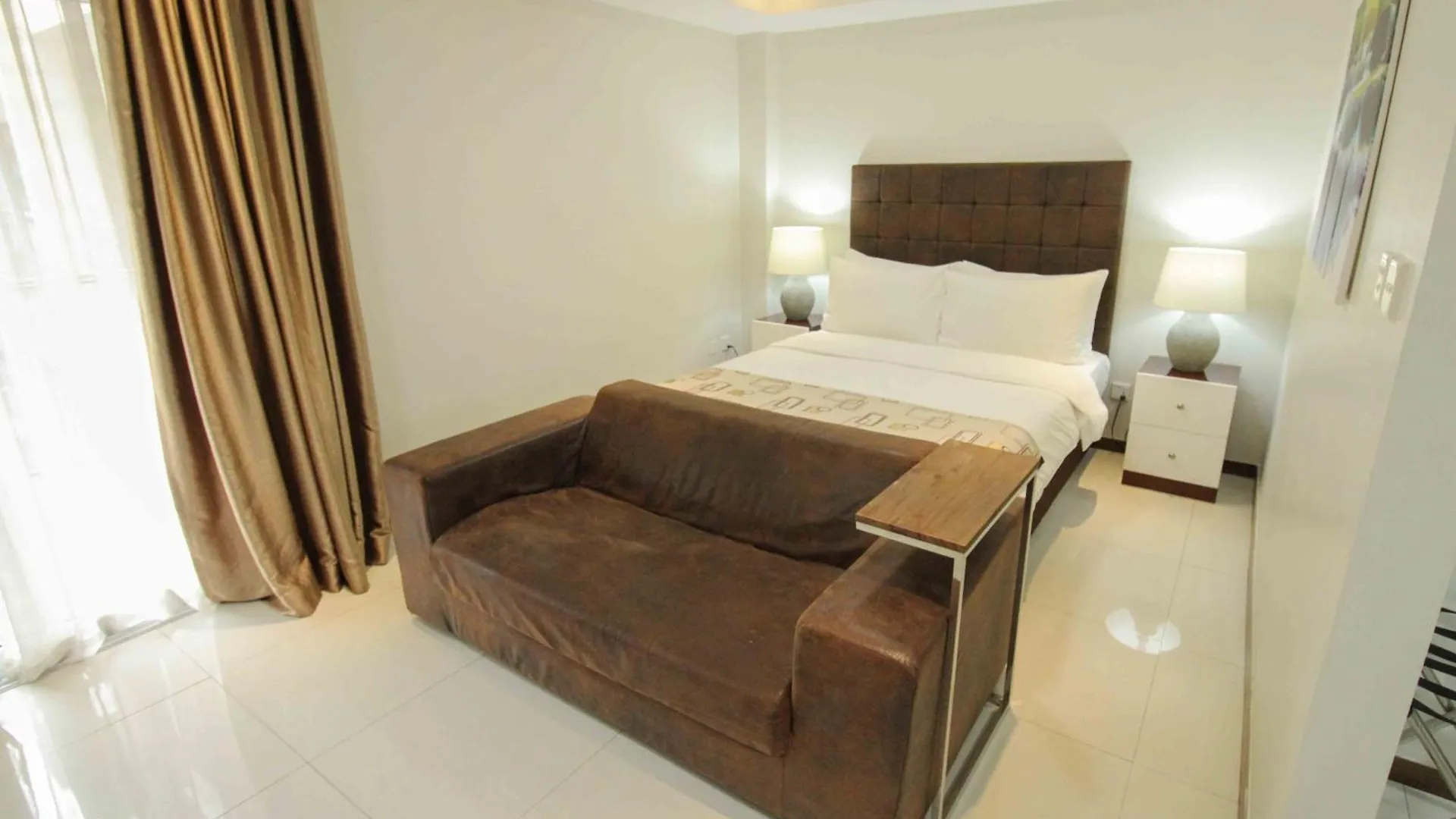 La Grande Residence Angeles Apartment